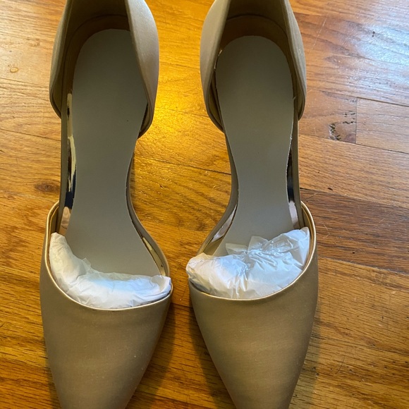 Badgley Mischka Ozara II Crystal Heel Pump - Picture 8 of 9